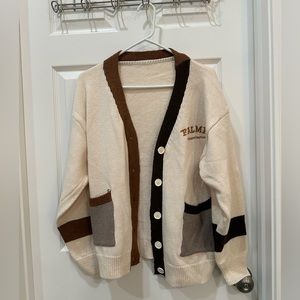Beige brown oversized cardigan with pockets in women’s size M